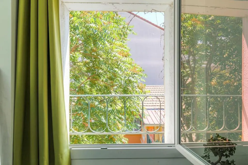 Loft Charmant Dans Maison De Ville, Villeurbanne 0*,
